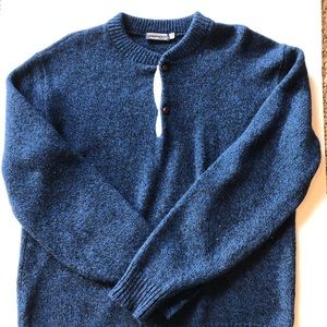 Mens Oakbrook wool two button sweater size XL Good condition